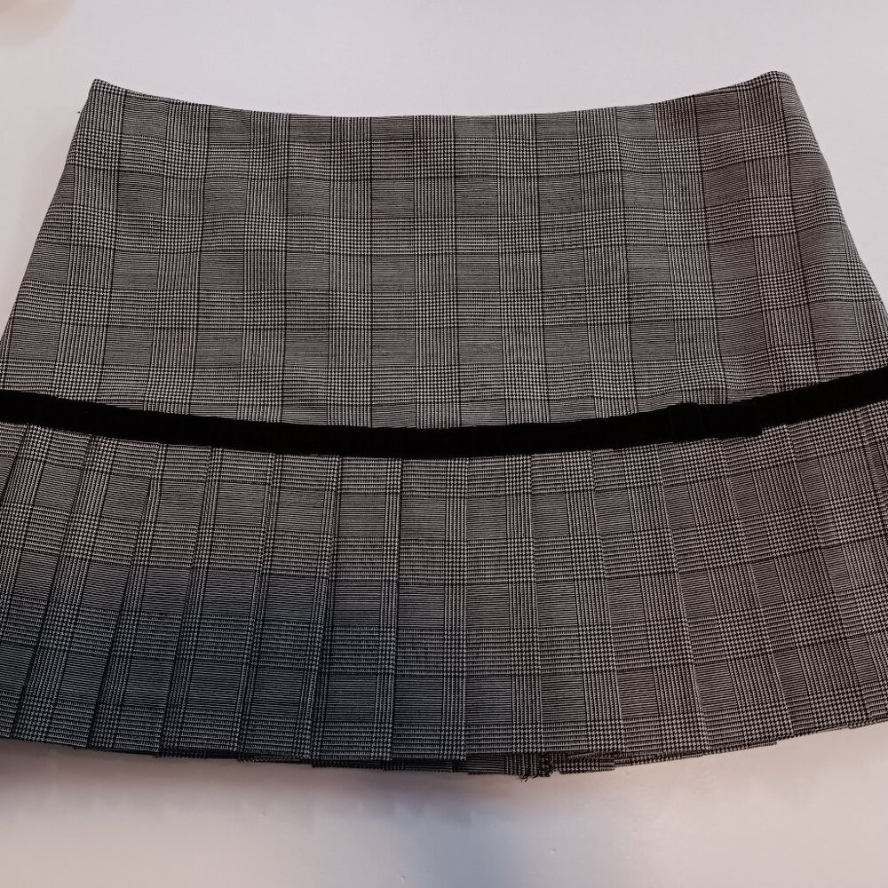 DStudio mini pleated skirt - sz 4